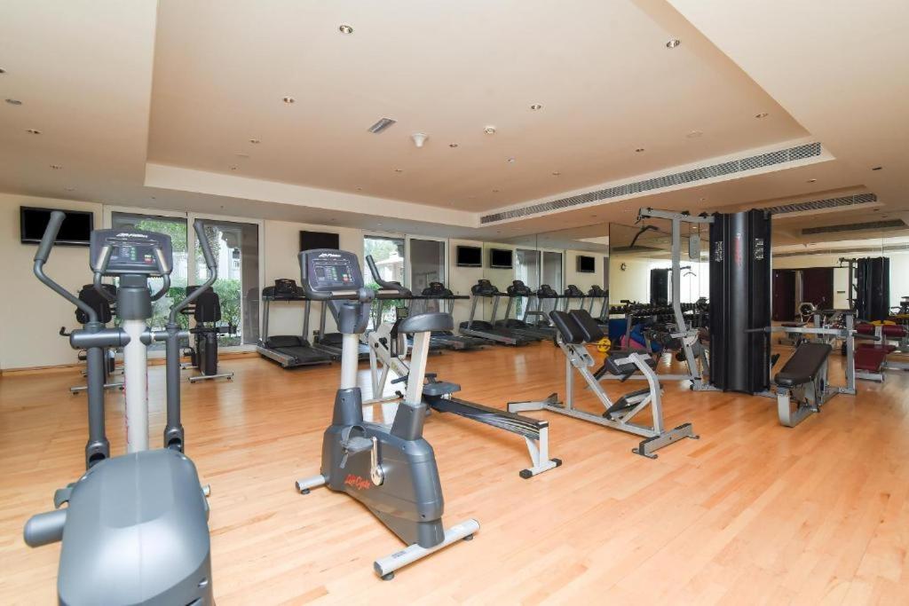 Royal Club By Rvhr, Grandeur Residence Crescent Palm Jumeirah ดูไบ ภายนอก รูปภาพ