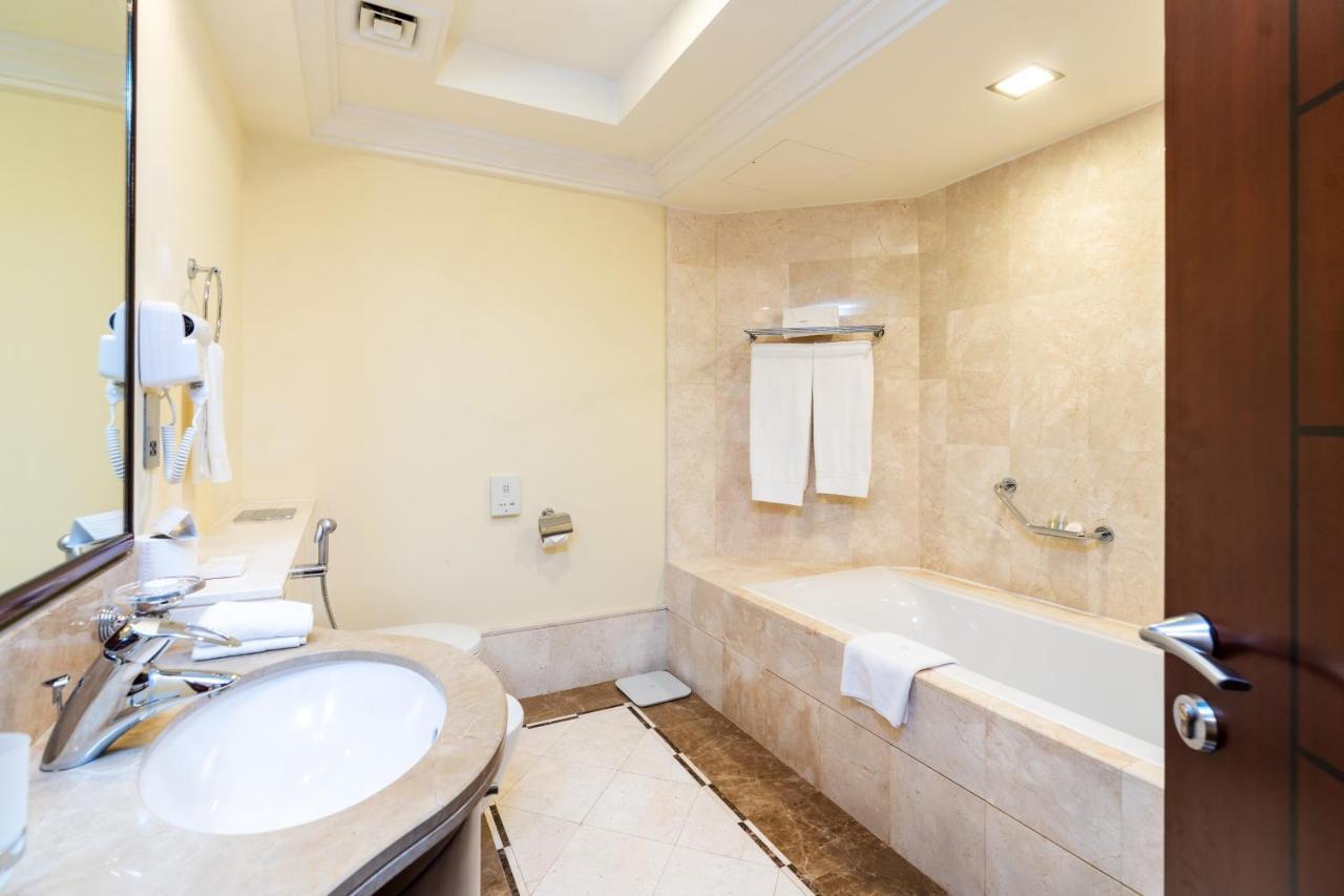 Royal Club By Rvhr, Grandeur Residence Crescent Palm Jumeirah ดูไบ ภายนอก รูปภาพ