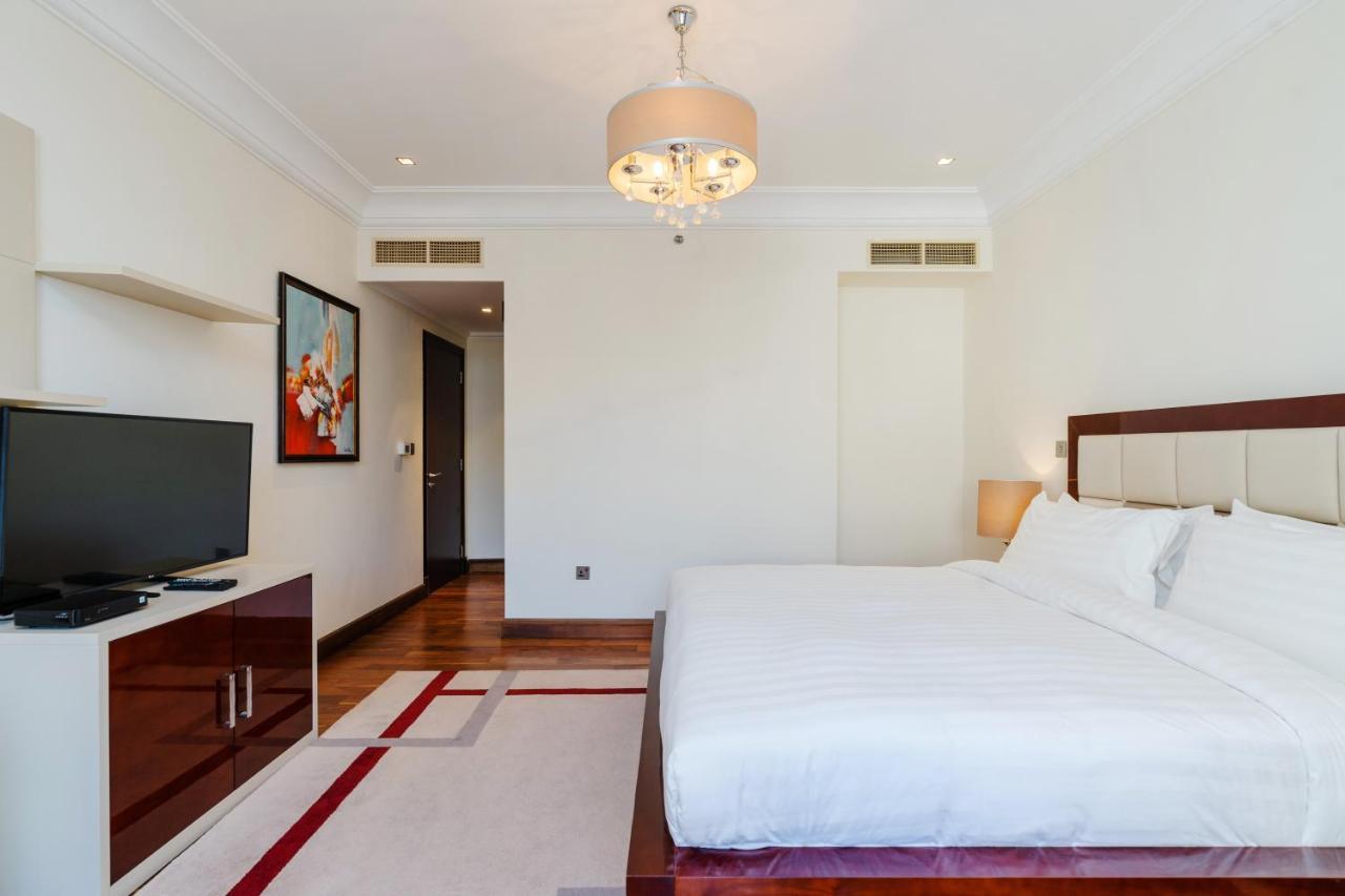 Royal Club By Rvhr, Grandeur Residence Crescent Palm Jumeirah ดูไบ ภายนอก รูปภาพ