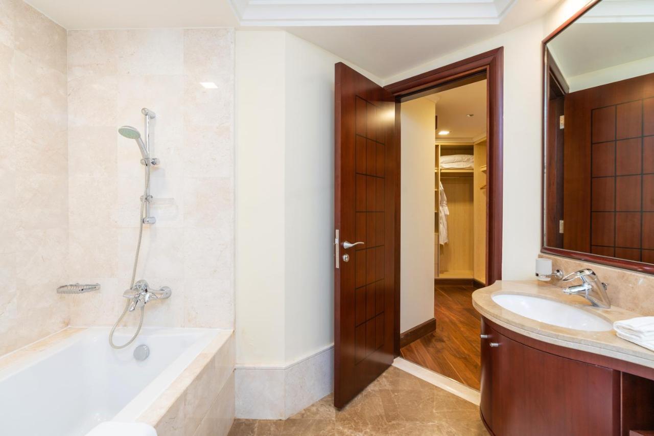 Royal Club By Rvhr, Grandeur Residence Crescent Palm Jumeirah ดูไบ ภายนอก รูปภาพ